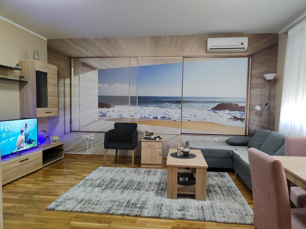 Apartman Espresso Sa Parkingom 斯雷姆斯卡米特罗维察 外观 照片